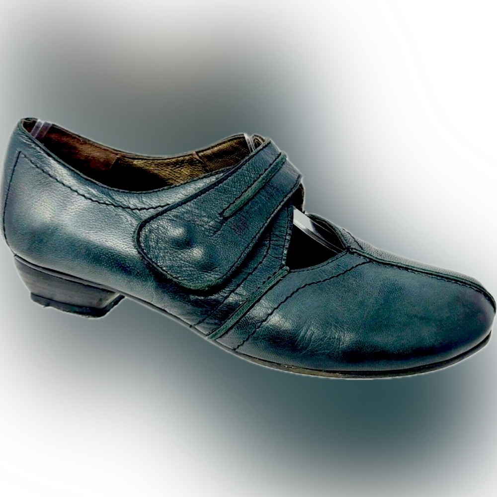 Fidji Anthropologie Mary Jane Flats Dark Gray Earthy Distressed Leather 38.5/ 8M
